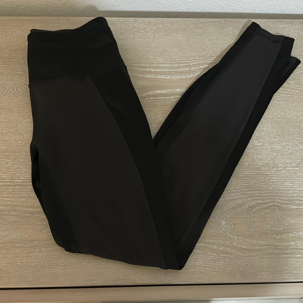 Size 4 black lululemon leggings